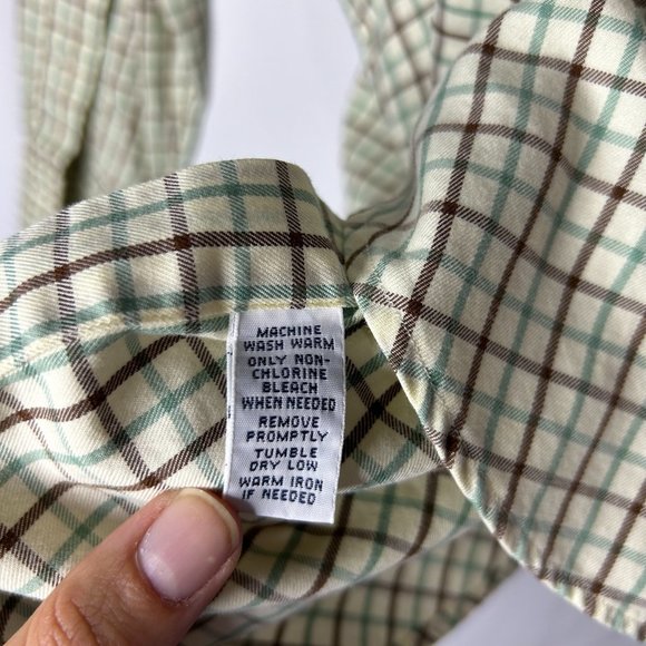 Ralph Lauren Classic Fit Plaid Button Down Size Medium - Picture 4 of 5